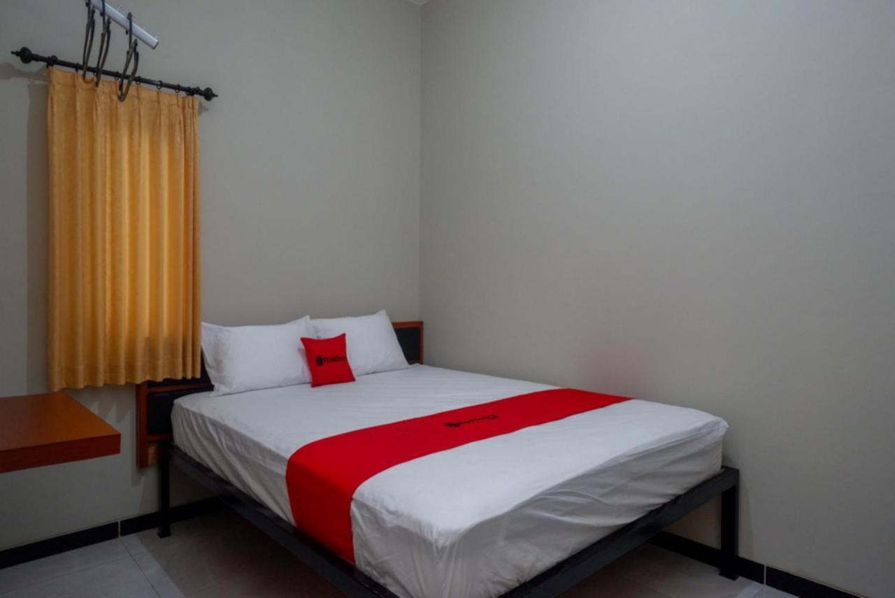 Hotel RedDoorz near Kampus UMP Purwokerto 2 Sumbang Zewnętrze zdjęcie
