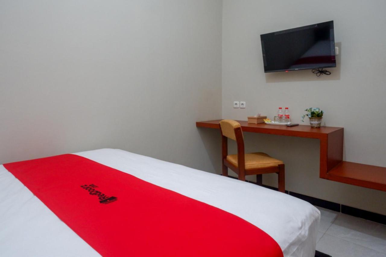 Hotel RedDoorz near Kampus UMP Purwokerto 2 Sumbang Zewnętrze zdjęcie