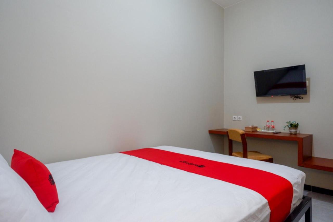 Hotel RedDoorz near Kampus UMP Purwokerto 2 Sumbang Zewnętrze zdjęcie