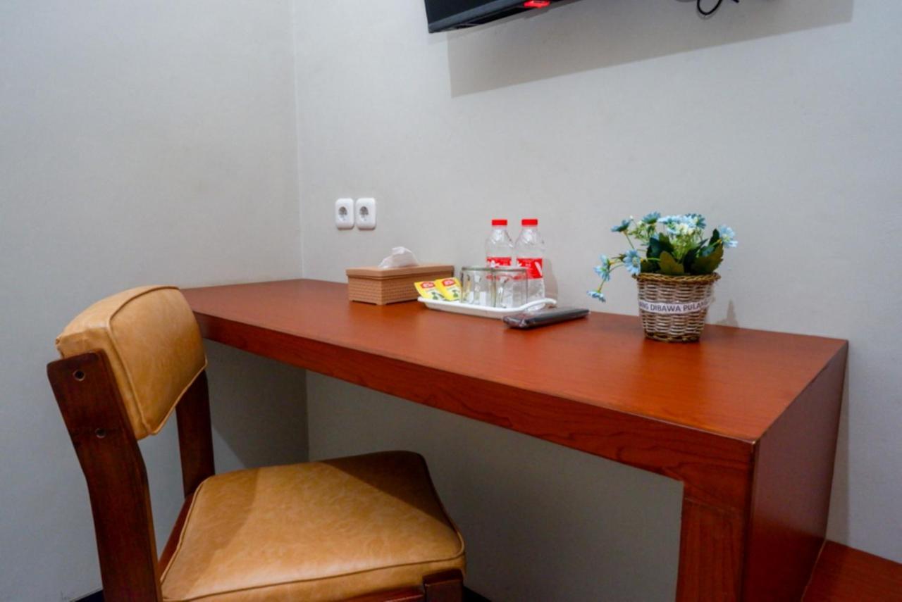 Hotel RedDoorz near Kampus UMP Purwokerto 2 Sumbang Zewnętrze zdjęcie