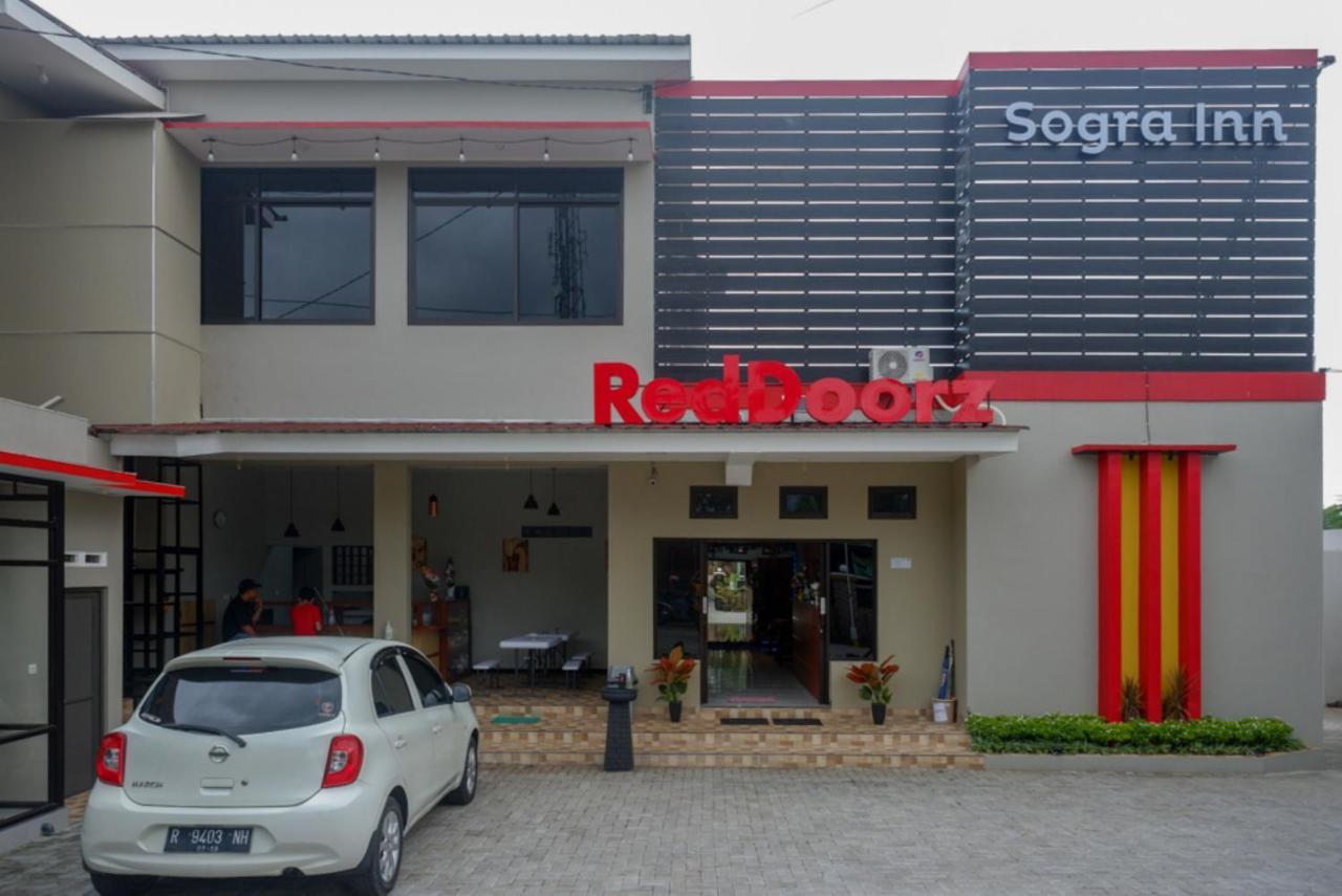 Hotel RedDoorz near Kampus UMP Purwokerto 2 Sumbang Zewnętrze zdjęcie