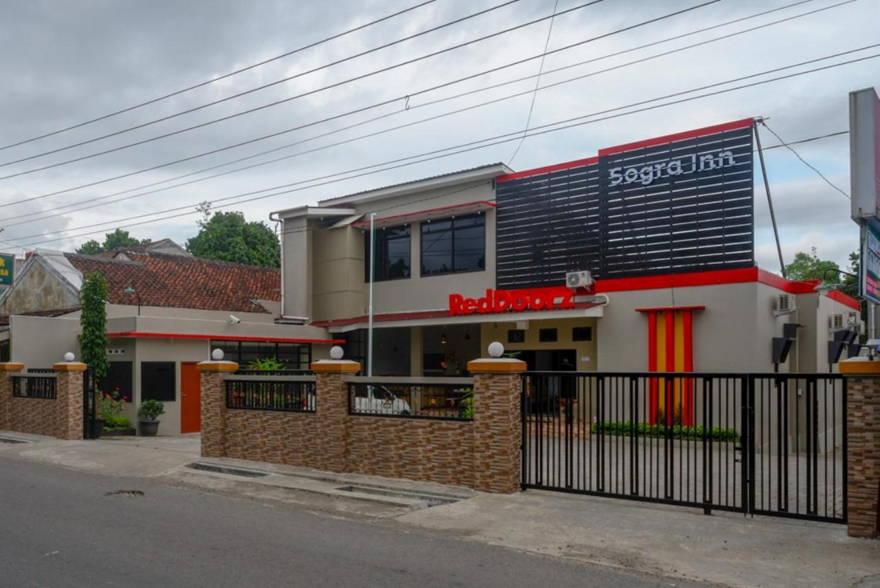 Hotel RedDoorz near Kampus UMP Purwokerto 2 Sumbang Zewnętrze zdjęcie