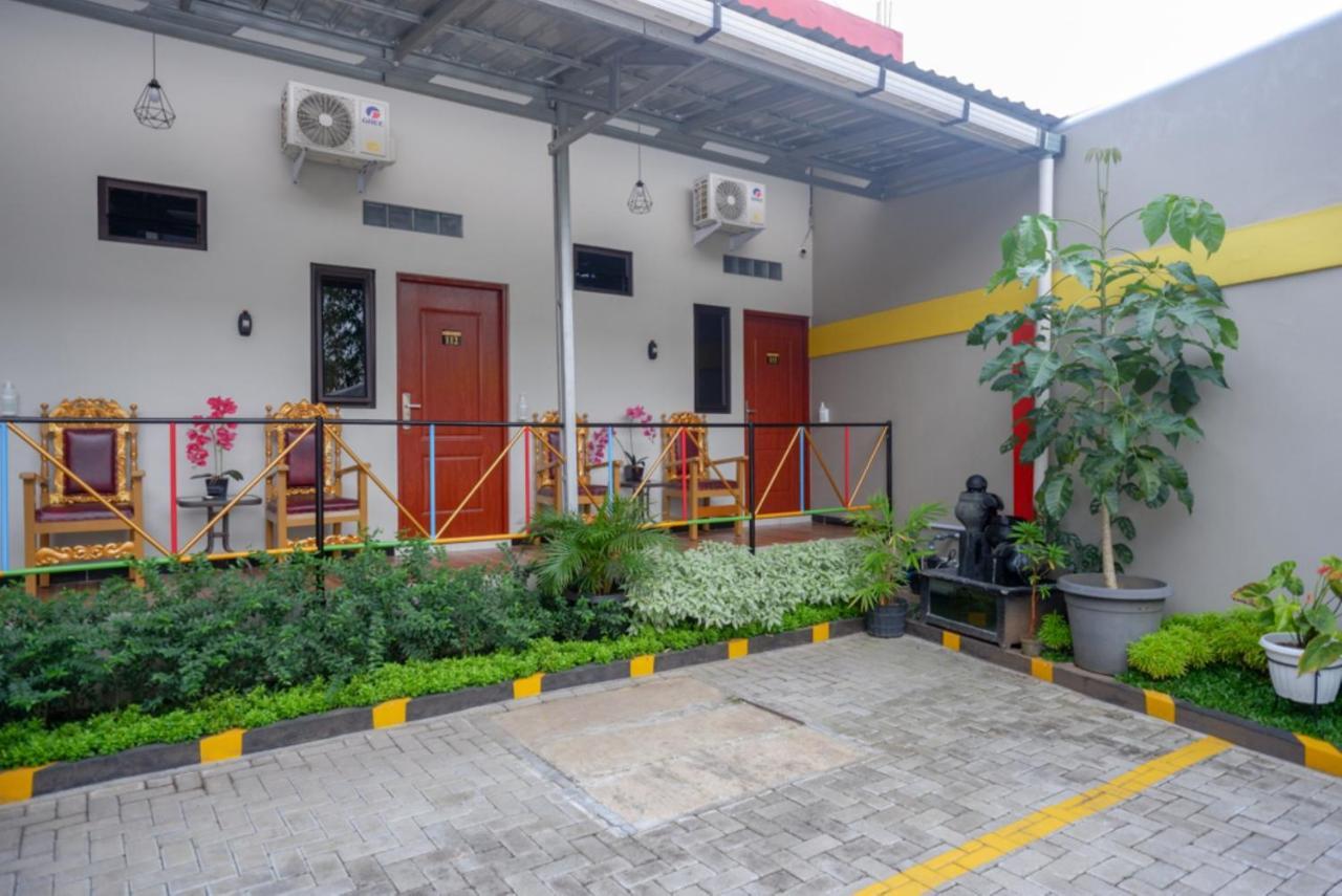 Hotel RedDoorz near Kampus UMP Purwokerto 2 Sumbang Zewnętrze zdjęcie