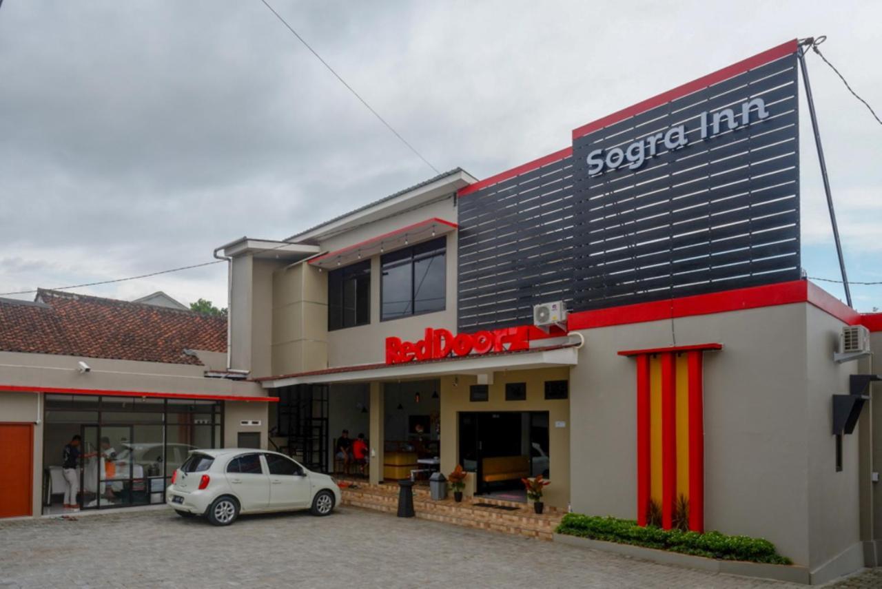 Hotel RedDoorz near Kampus UMP Purwokerto 2 Sumbang Zewnętrze zdjęcie