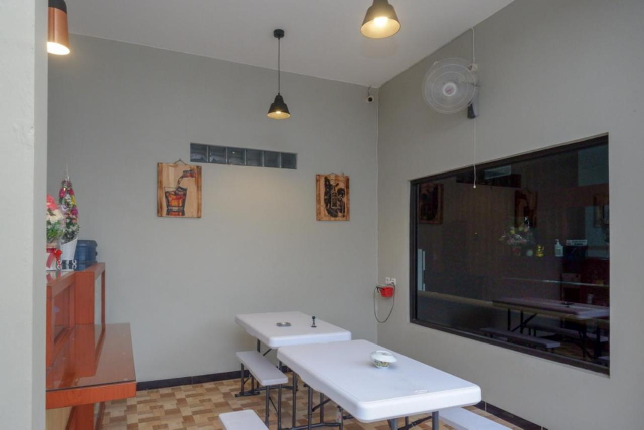 Hotel RedDoorz near Kampus UMP Purwokerto 2 Sumbang Zewnętrze zdjęcie