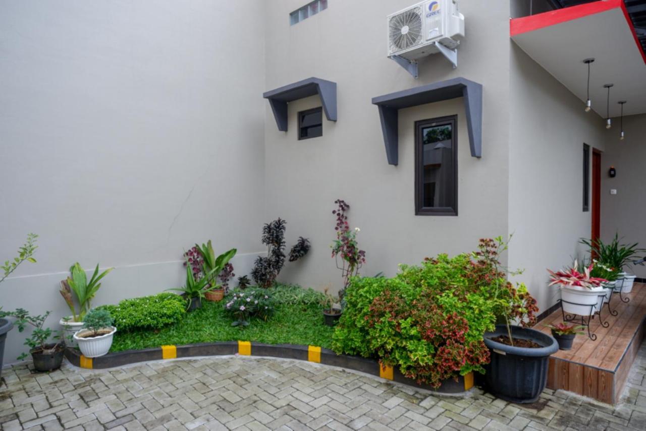 Hotel RedDoorz near Kampus UMP Purwokerto 2 Sumbang Zewnętrze zdjęcie